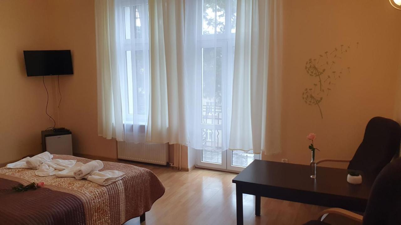 Ow Meduza I Biala Mewa Hotell Miedzyzdroje Eksteriør bilde